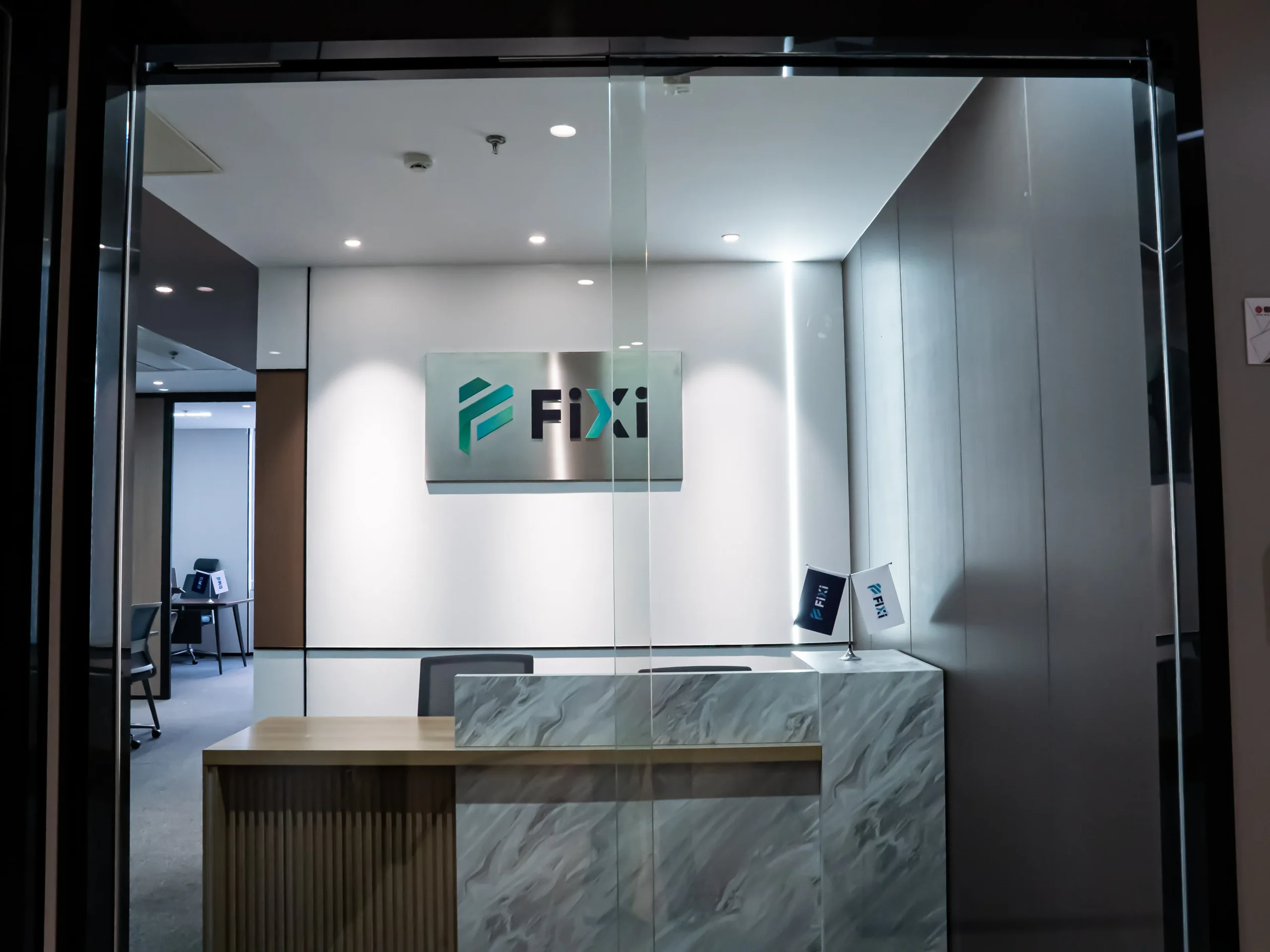 FiXi FX(フィクシーFX)のオフィス3