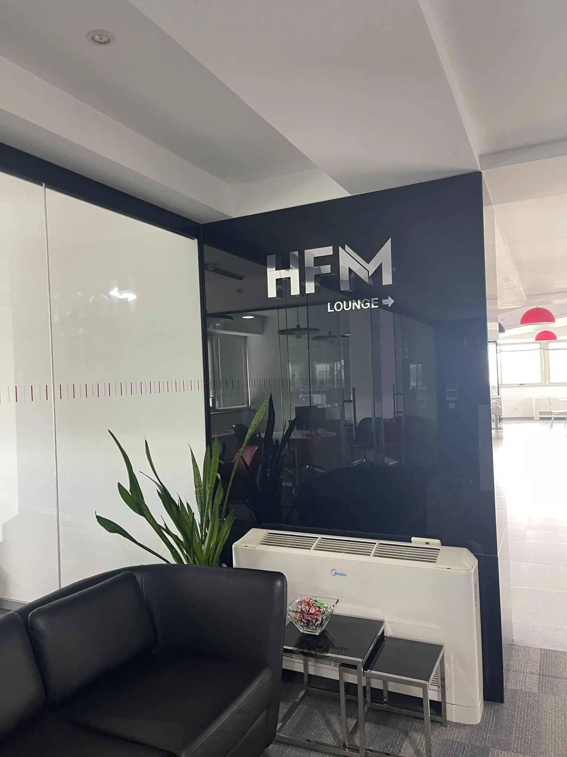 HFM（Hotforex）のオフィス画像