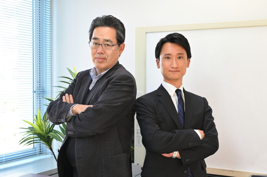 東北大学教授の川島隆太氏とエモーショナルリンク合同会社代表の佐藤直人のインタビュー画像