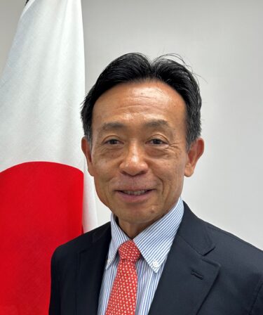 Mr. Chiba Hirohisa<br />Ambassador Extraordinary and Plenipotentiary of Japan to the Republic of Vanuatu<br /><div>The Republic of Vanuatu – an island nation in the South Pacific, brimming with attractive potential for business activities.</div>